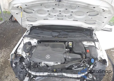 2020 Mercedes-Benz Gla 250 4Matic z USA, uszkodzony, nr VIN WDCTG4GB8LU026361